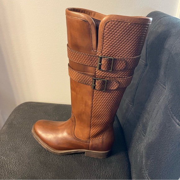 NWOT Roan Footwear Women Tall Boots Brown with zipper size 7.5 - Picture 2 of 4